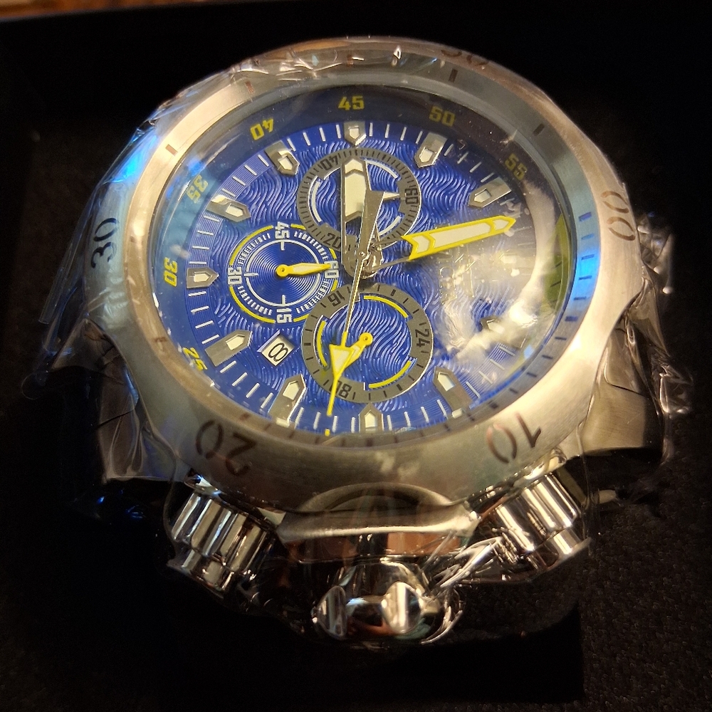 New Invicta venom Chronograph Watch - Picture 3 of 16